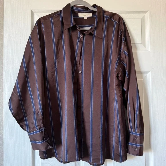 Button down - Picture 1 of 3